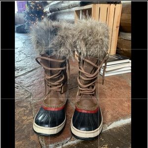 Joan of Arctic Sorel Boots Women size 8.5